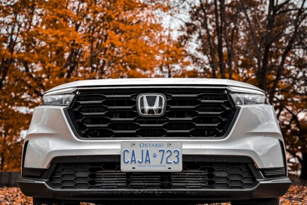 2022 Honda CR-V Hybrid Touring in Radiant Red Metallic